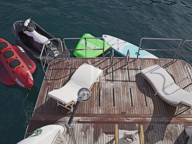 LA CHICCA 1998 Benetti 23m - water toys LA CHICCA 1998 Benetti 23m - water toys