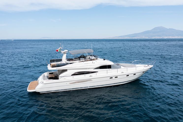 Charter Yacht LA DOLCE VITA - Princess 68 - 3 Cabins - Capri - Naples - Amalfi Coast - Castellammare di Stabia