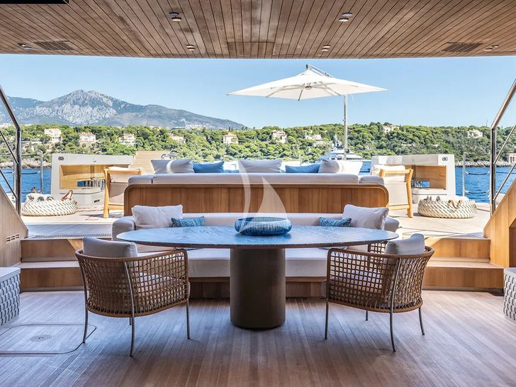 LA LA LAND Alfresco LA LA LAND Alfresco