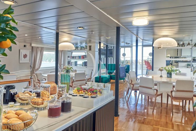 Charter Yacht LA PERLA - Belena 40m - 8 Cabins - Trogir - Hvar - Dubrovnik