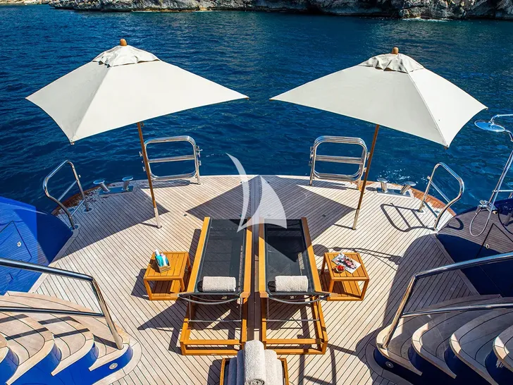 DIRT POOR Trinity 161 - beach club and swim platform DIRT POOR Trinity 161 - beach club and swim platform