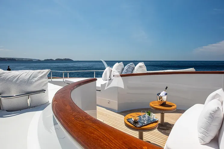 Charter Yacht DIRT POOR - Trinity 161 - 5 Cabins - Nassau - Exumas - Bahamas