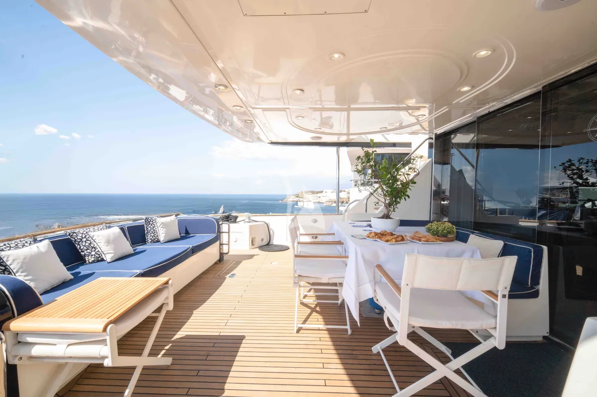 Charter Yacht LADY AMANDA - Guy Couach 30m - 4 Cabins - Cannes - St Tropez - Nice - Antibes - Monaco - French Riviera