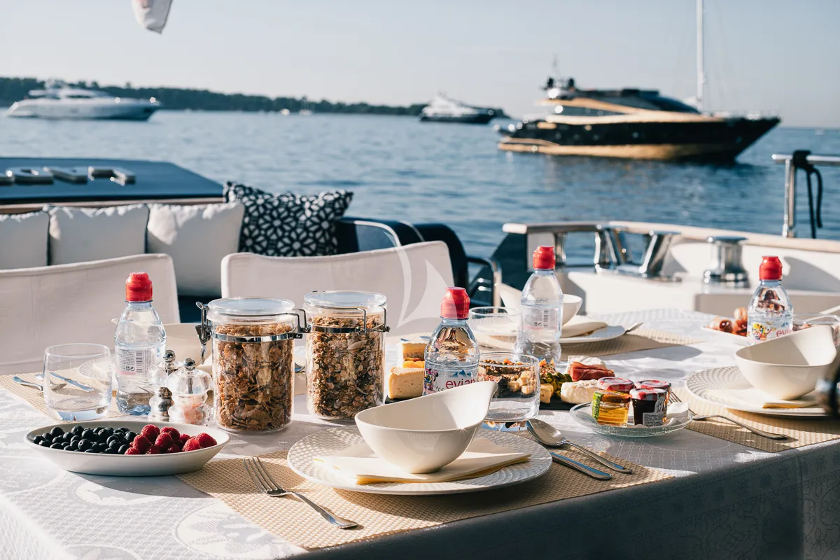 Charter Yacht LADY AMANDA - Guy Couach 30m - 4 Cabins - Cannes - St Tropez - Nice - Antibes - Monaco - French Riviera
