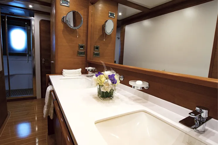 Charter Yacht LADY EMMA - Couach 3300 Fly - 4 Cabins - Cannes - St Tropez - Monaco - Nice - French Riviera