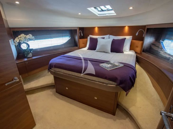 LADY ISABELA Princess 77 - VIP cabin 1 LADY ISABELA Princess 77 - VIP cabin 1