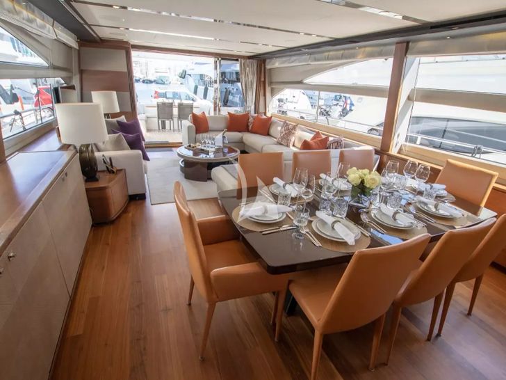 LADY ISABELA Princess 77 - dining area LADY ISABELA Princess 77 - dining area