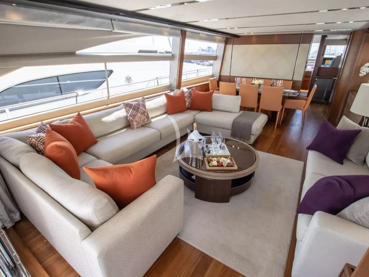 LADY ISABELA Princess 77 - saloon LADY ISABELA Princess 77 - saloon