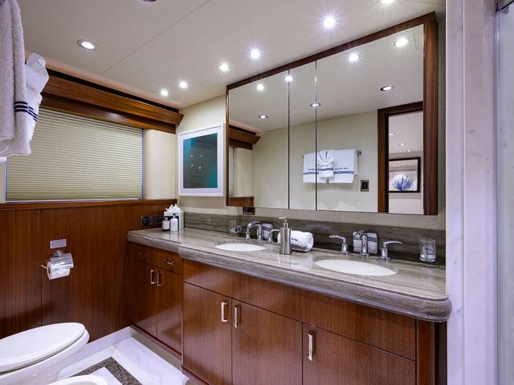 LADY JJ Westport W130 - VIP cabin 1 bathroom LADY JJ Westport W130 - VIP cabin 1 bathroom