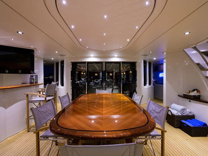 LADY JJ Westport W130 - sky deck LADY JJ Westport W130 - sky deck