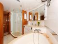 LADY MARCELLE Horizon Elegance 88 - master cabin bathroom LADY MARCELLE Horizon Elegance 88 - master cabin bathroom