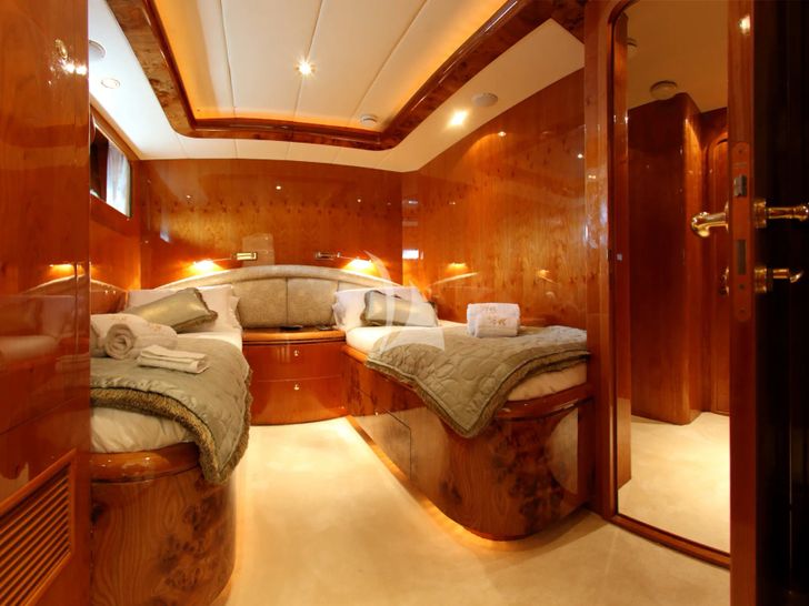 LADY MARCELLE Horizon Elegance 88 - twin cabin LADY MARCELLE Horizon Elegance 88 - twin cabin