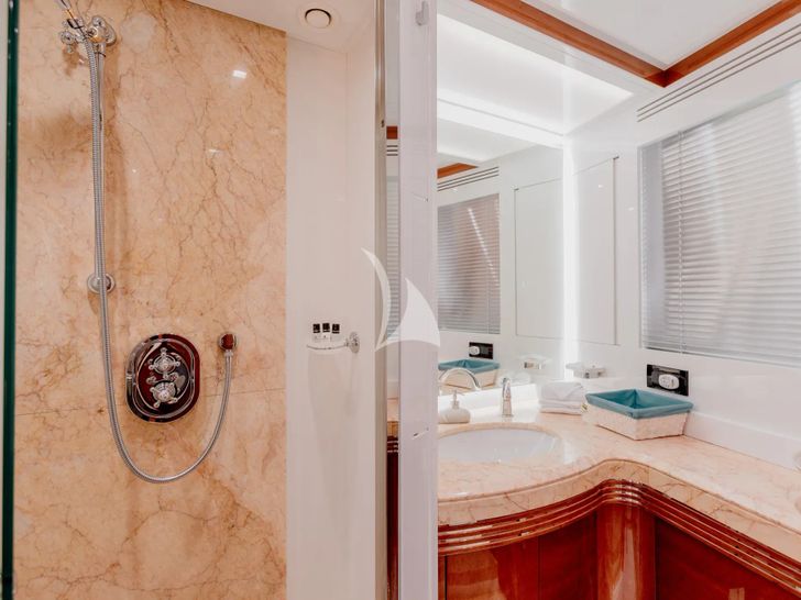 LADY MURA Dominator 29m - VIP cabin 1 bathroom LADY MURA Dominator 29m - VIP cabin 1 bathroom
