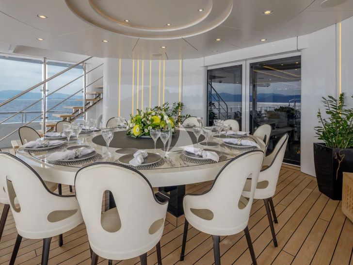 LADY VERA Nobiskrug 73m - alfresco dining area LADY VERA Nobiskrug 73m - alfresco dining area