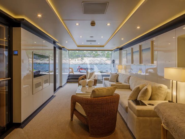 LADY VERA Nobiskrug 73m - beach club lounge LADY VERA Nobiskrug 73m - beach club lounge