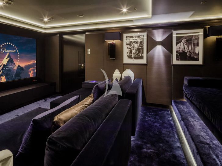 LADY VERA Nobiskrug 73m - cinema LADY VERA Nobiskrug 73m - cinema