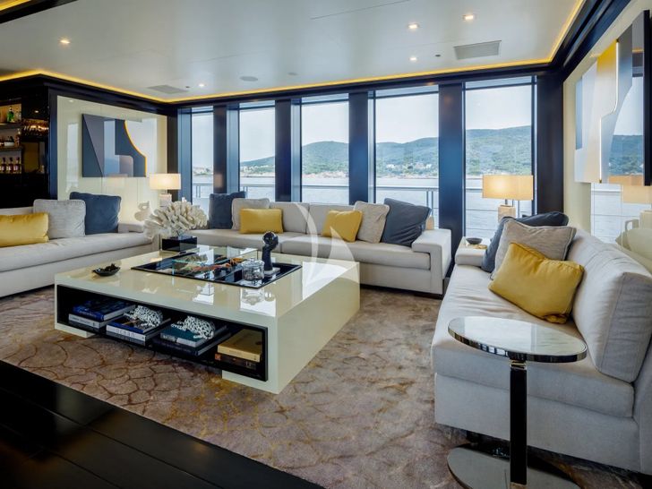 LADY VERA Nobiskrug 73m - main saloon seating area LADY VERA Nobiskrug 73m - main saloon seating area