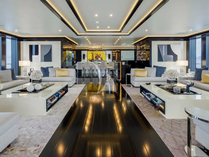 LADY VERA Nobiskrug 73m - main saloon LADY VERA Nobiskrug 73m - main saloon