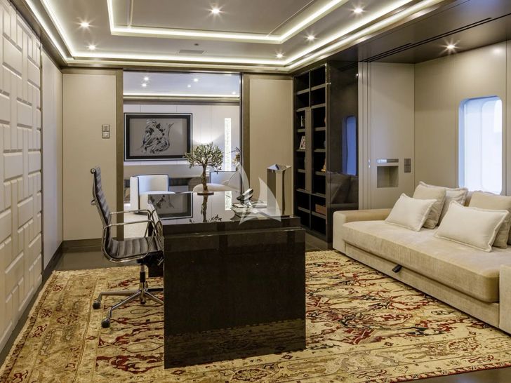 LADY VERA Nobiskrug 73m - master cabin office LADY VERA Nobiskrug 73m - master cabin office