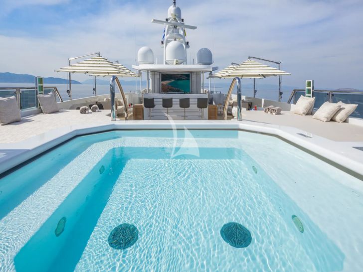 LADY VERA Nobiskrug 73m - sun deck jacuzzi and bar area LADY VERA Nobiskrug 73m - sun deck jacuzzi and bar area