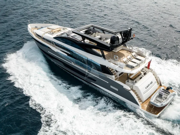 LADY B II Pearl 95 - cruising LADY B II Pearl 95 - cruising