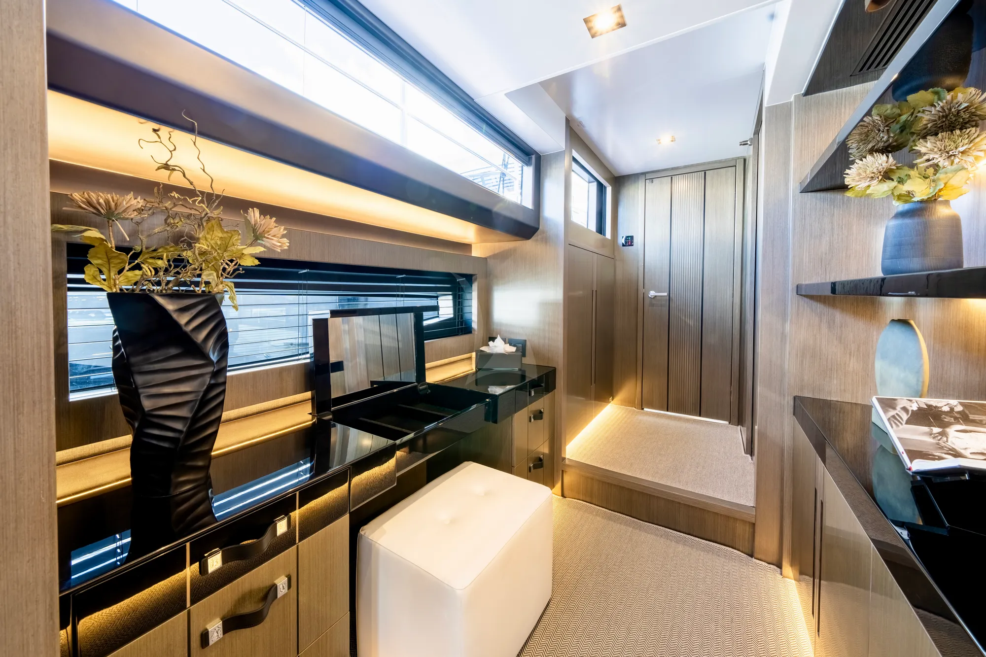 Charter Yacht LADY B II - Pearl 95 - 5 Cabins - Portals - Mallorca - Palma - Ibiza - Balearic Islands - Spain