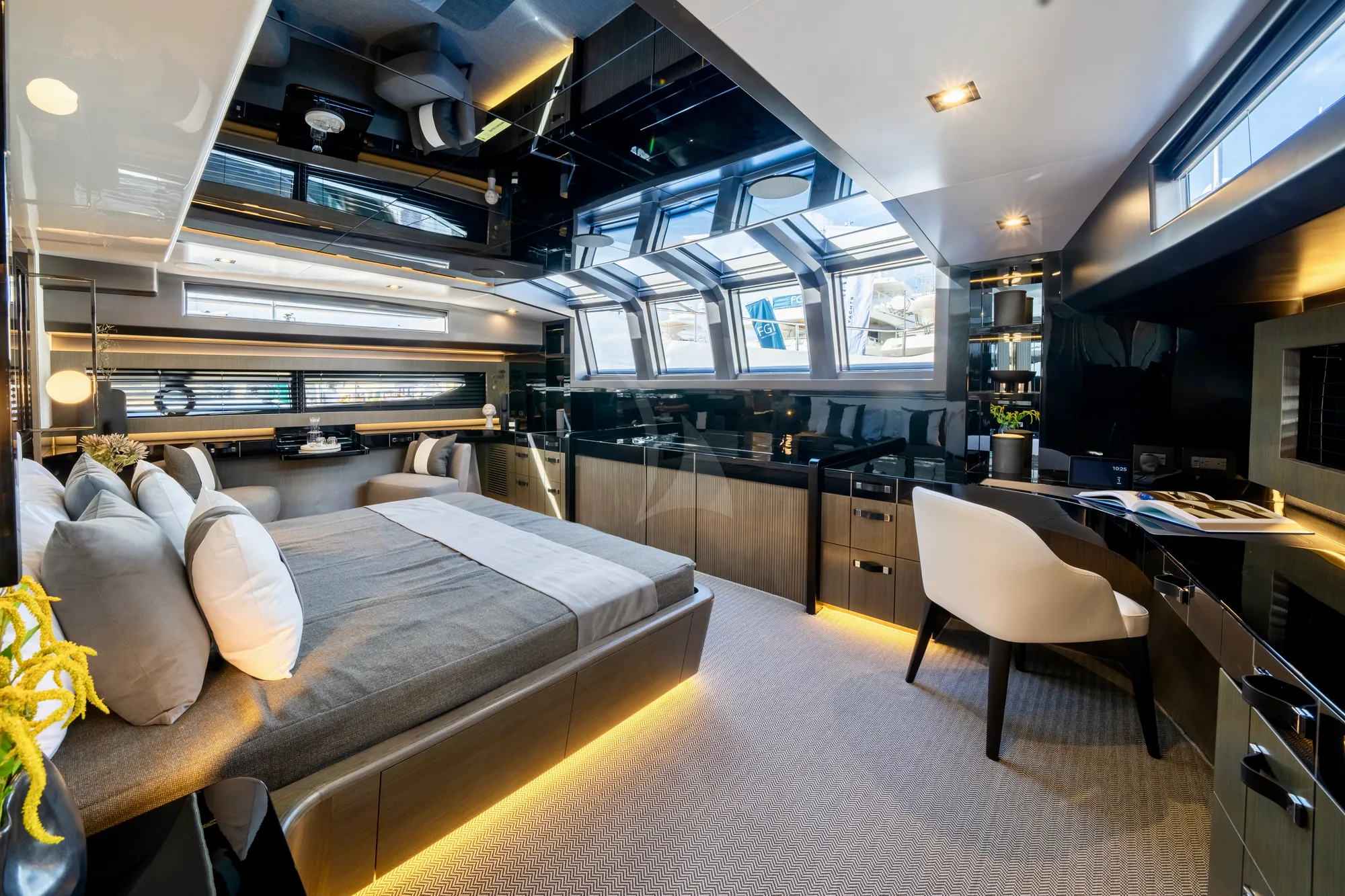 Charter Yacht LADY B II - Pearl 95 - 5 Cabins - Portals - Mallorca - Palma - Ibiza - Balearic Islands - Spain