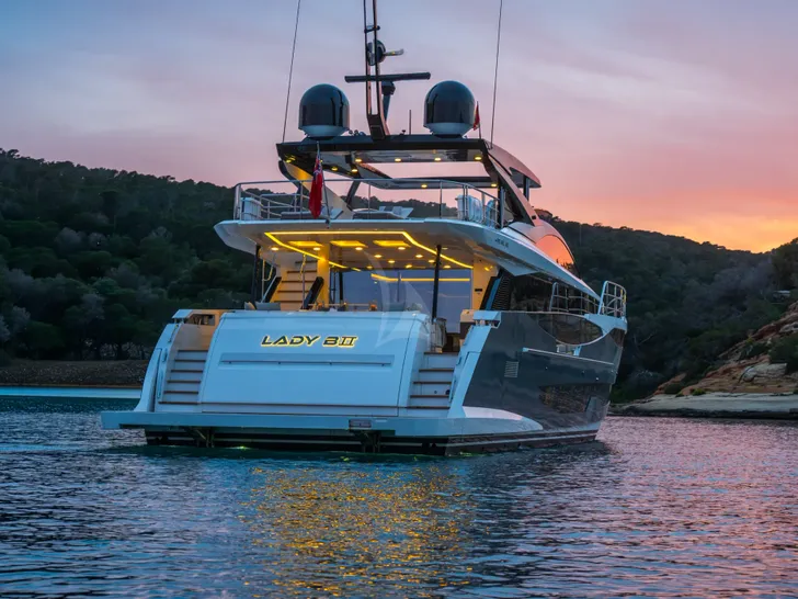 LADY B II Pearl 95 - sundeck aft under the sunset LADY B II Pearl 95 - sundeck aft under the sunset