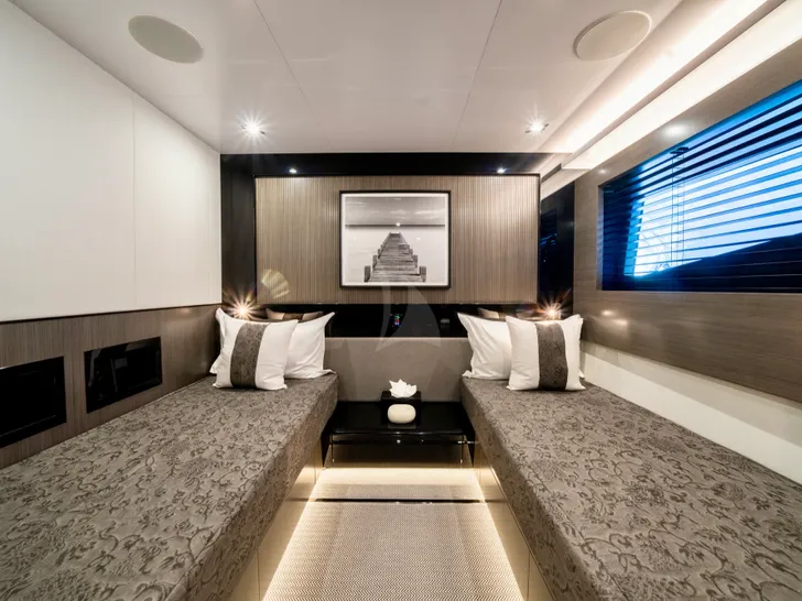 LADY B II Pearl 95 - twin cabin 1 LADY B II Pearl 95 - twin cabin 1