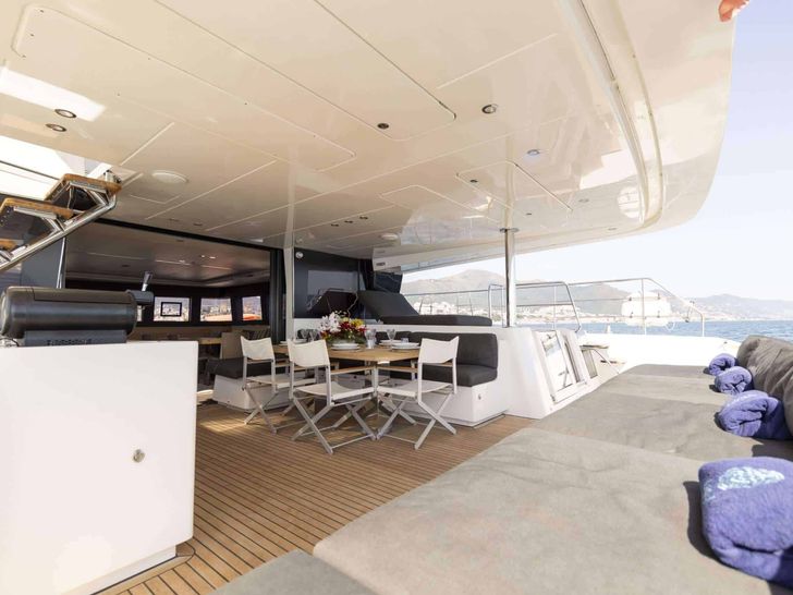 LADY C Lagoon 630 - aft deck LADY C Lagoon 630 - aft deck
