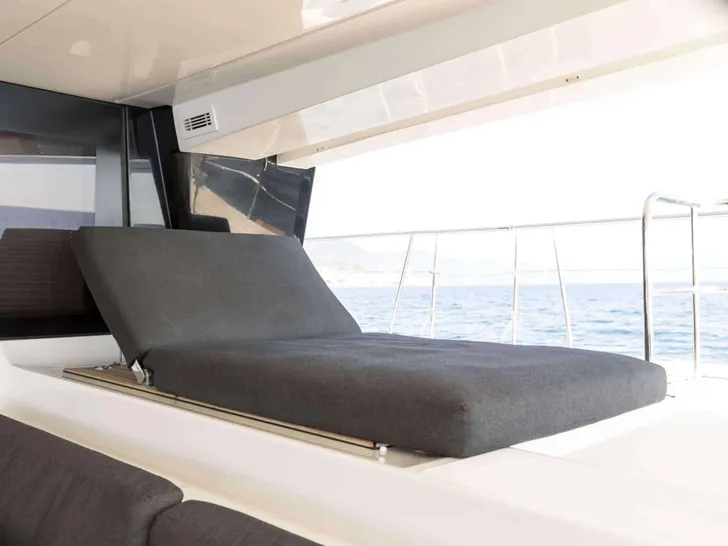 LADY C Lagoon 630 - aft sun bed LADY C Lagoon 630 - aft sun bed