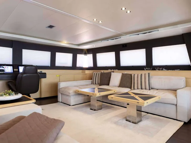 LADY C Lagoon 630 - indoor dining area and cockpit LADY C Lagoon 630 - indoor dining area and cockpit