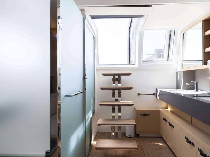 LADY C Lagoon 630 - master cabin access to the exterior LADY C Lagoon 630 - master cabin access to the exterior