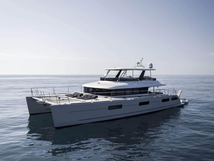 LADY C Lagoon 630 - side profile LADY C Lagoon 630 - side profile