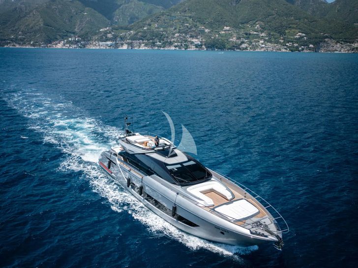 LADY DB Riva 88 Folgore - cruising LADY DB Riva 88 Folgore - cruising