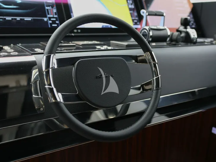 LADY DB Riva 88 Folgore - helm LADY DB Riva 88 Folgore - helm