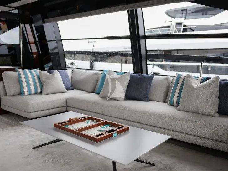 LADY DB Riva 88 Folgore - saloon seating LADY DB Riva 88 Folgore - saloon seating