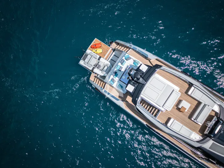 LADY DB Riva 88 Folgore - top aft shot LADY DB Riva 88 Folgore - top aft shot