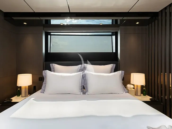 LADY DIA Ferretti Custom Line 140 - VIP cabin 2 LADY DIA Ferretti Custom Line 140 - VIP cabin 2