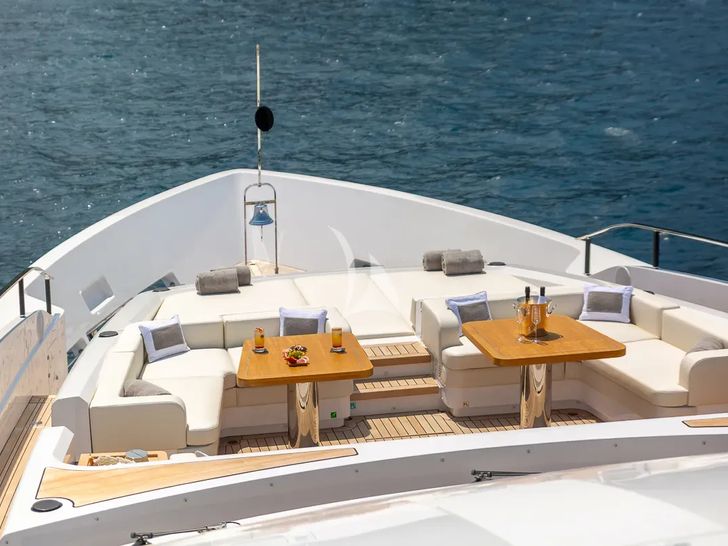 LADY DIA Ferretti Custom Line 140 - foredeck LADY DIA Ferretti Custom Line 140 - foredeck
