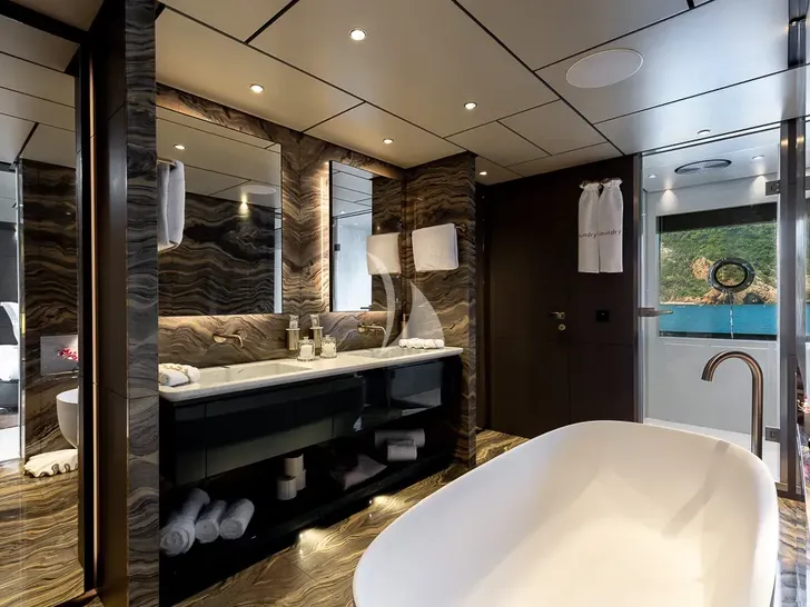 LADY DIA Ferretti Custom Line 140 - master cabin bathroom LADY DIA Ferretti Custom Line 140 - master cabin bathroom
