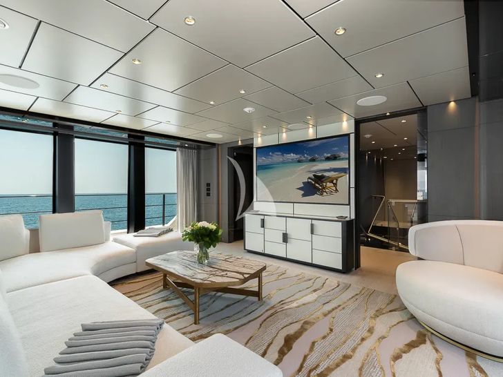 LADY DIA Ferretti Custom Line 140 - sky lounge LADY DIA Ferretti Custom Line 140 - sky lounge