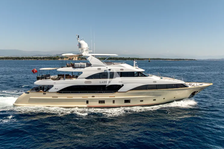 Charter Yacht LADY H - Benetti Classic 121 - 5 Cabins - Nassau - Exumas - Bahamas