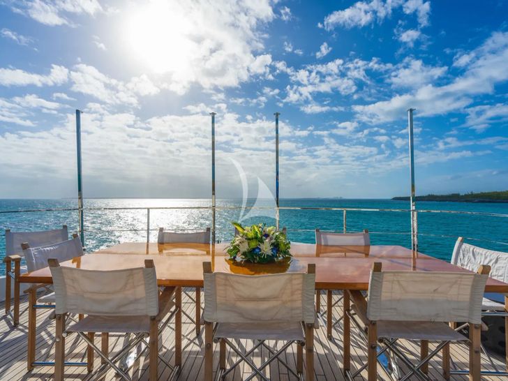 LADY H Benetti Classic 121 - sun deck dining table LADY H Benetti Classic 121 - sun deck dining table