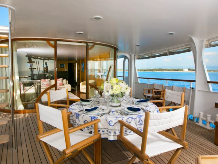 LADY JERSEY Abeking and Rasmussen 36m - aft deck dining area LADY JERSEY Abeking and Rasmussen 36m - aft deck dining area