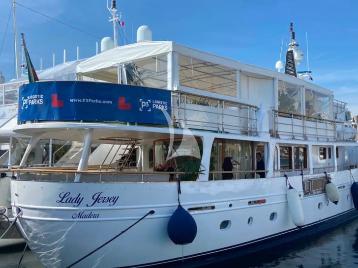 LADY JERSEY Abeking and Rasmussen 36m - docked aft LADY JERSEY Abeking and Rasmussen 36m - docked aft