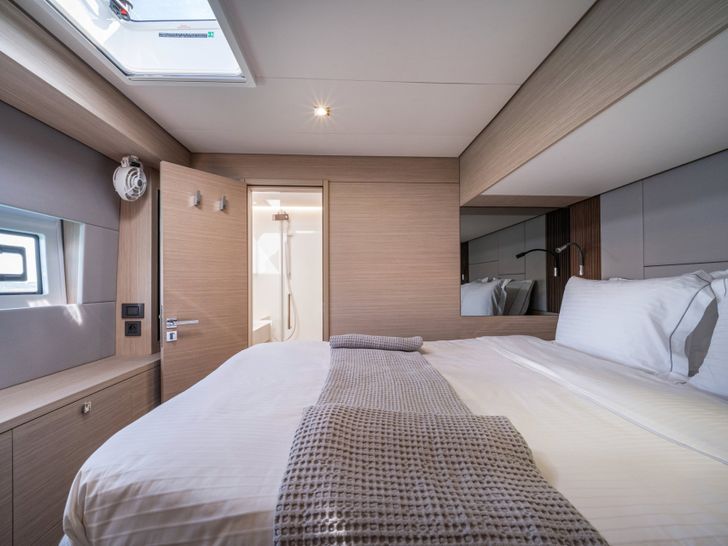 LADY M Lagoon 60 - VIP cabin 1 LADY M Lagoon 60 - VIP cabin 1