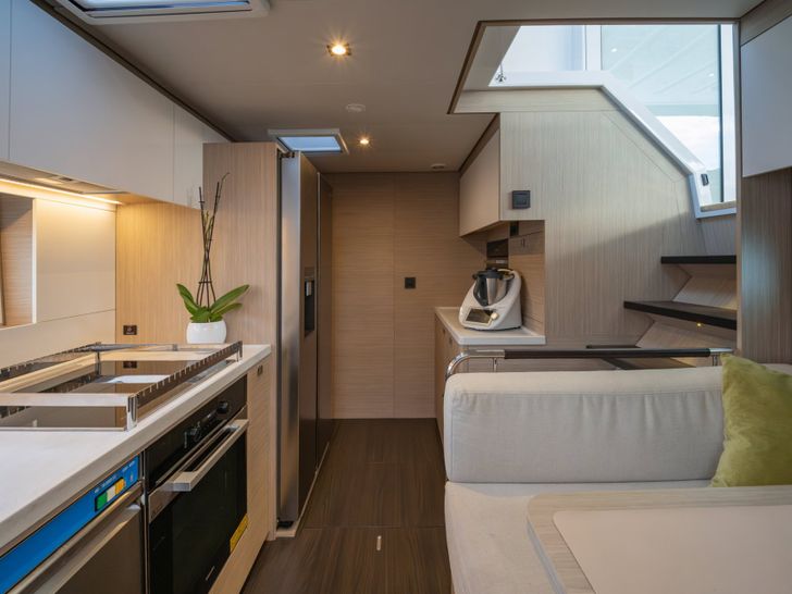 LADY M Lagoon 60 - galley LADY M Lagoon 60 - galley