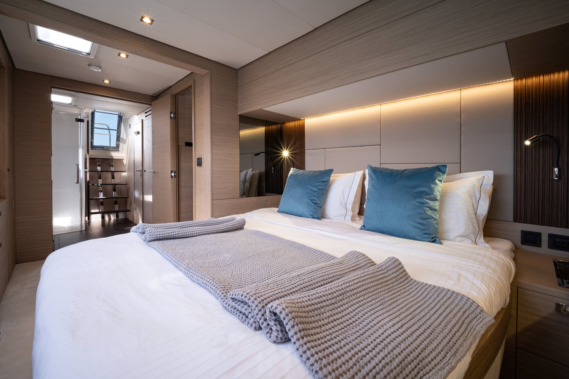 Charter Yacht LADY M - Lagoon 60 - 4 Cabins - Athens - Mykonos - Paros - Cyclades - Greece