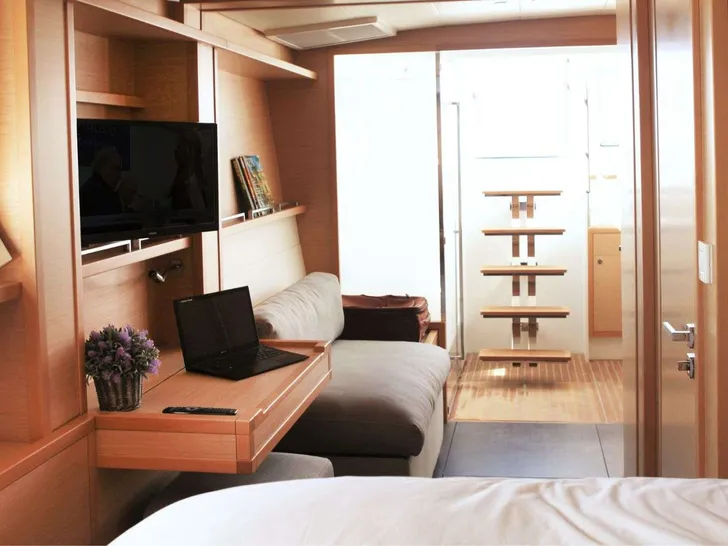 LADY M Lagoon 620 - master cabin work desk and couch LADY M Lagoon 620 - master cabin work desk and couch